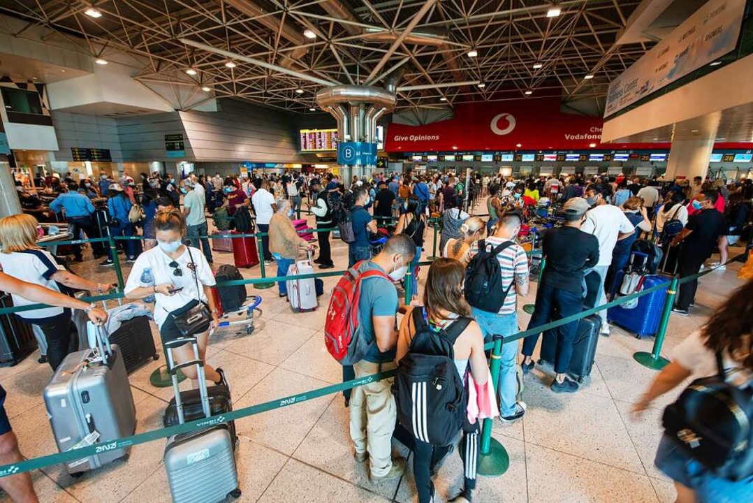 Viele deutsche Urlauber kehren vorzeit...irus-Variantengebiet deklariert wurde.  | Foto: Paulo Mumia (dpa)