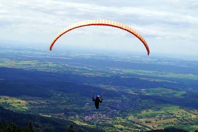 Gleitschirmflieger am Hochblauen (Archivbild).  | Foto: Silke Hartenstein