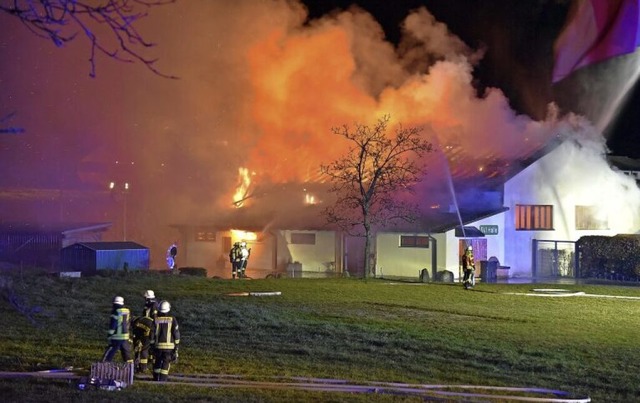 Der Brand der SVI-Halle war einer von ...wehr 2020 und allemal der brisanteste.  | Foto: Martin Eckert