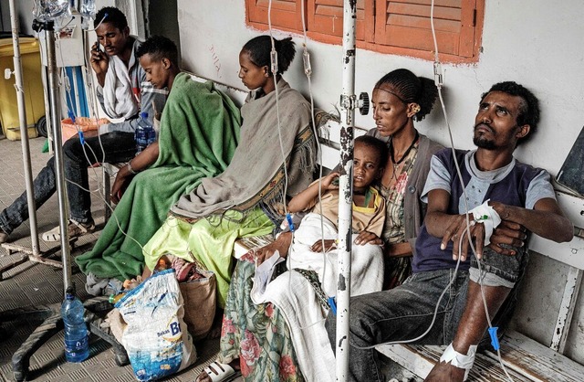 Verletzte nach einem Luftangriff in Togoga.  | Foto: YASUYOSHI CHIBA (AFP)