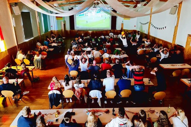 Die Lenzkircher Festhalle ist bis auf den letzten Platz ausgebucht.  | Foto: Nadine Klossek-Lais