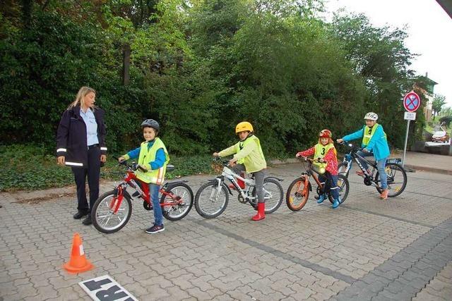 Im Ferienprogramm knnen Kinder basteln, spinnen und sogar Trauben pressen