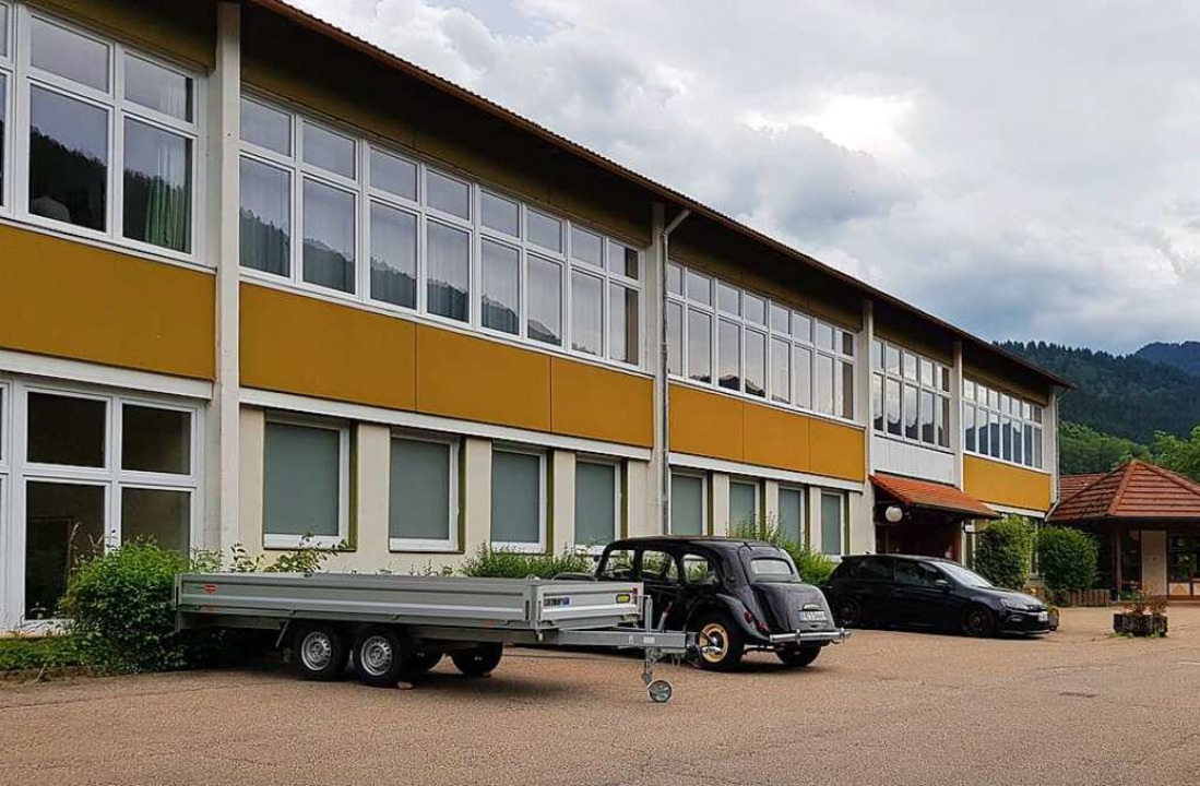 Mit einem Umbau der Schule in Obersimo...beth um zwei Gruppen erweitert werden.  | Foto: Gabriele Zahn