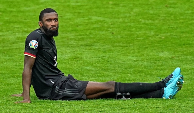 Ratlos auf Wembleys Rasen: Antonio Rd... Ausscheiden der Deutschen bei der EM.  | Foto: Mike Egerton (dpa)