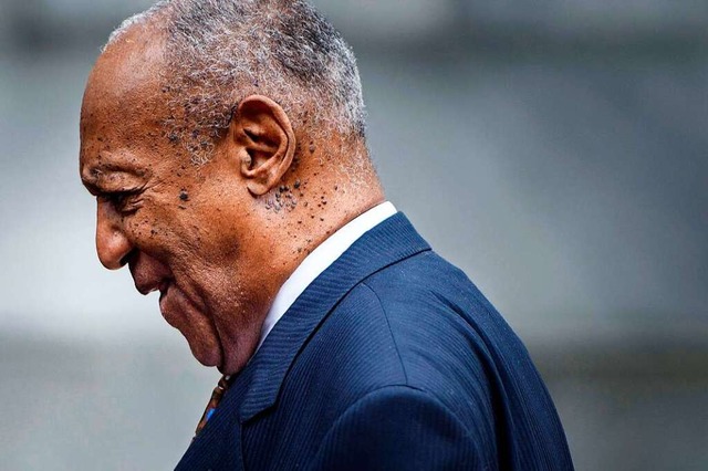 Bill Cosby 2018. Am heutigen Mittwoch ...egen sexuellen Missbrauchs aufgehoben.  | Foto: BRENDAN SMIALOWSKI (AFP)