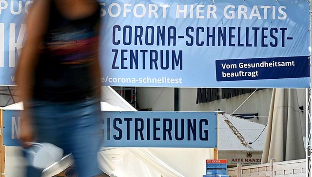 Ein Corona-Schnelltest-Zentrum in Stuttgart  | Foto: Bernd Weissbrod (dpa)