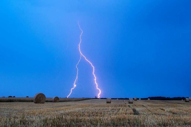 In Deutschland gab es schwere Unwetter...  | Foto: Patrick Pleul