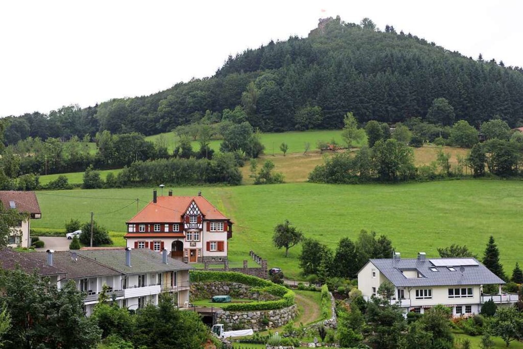Ein Postkartenrtchen &#8211; zum klei...m den Burgberg herum angesiedelt sind.  | Foto: Christoph Breithaupt