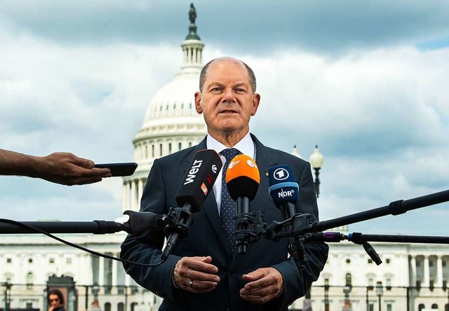 Der deutsche Finanzminister Olaf Schol...mehr Steuergerechtigkeit bringen soll.  | Foto: Bernd von Jutrczenka (dpa)