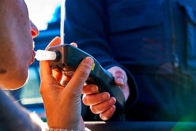 Der Mann hatte mehr als zwei Promille Alkohol im Blut (Symbolbild).  | Foto: Peter Schatzimago/Action Pictures