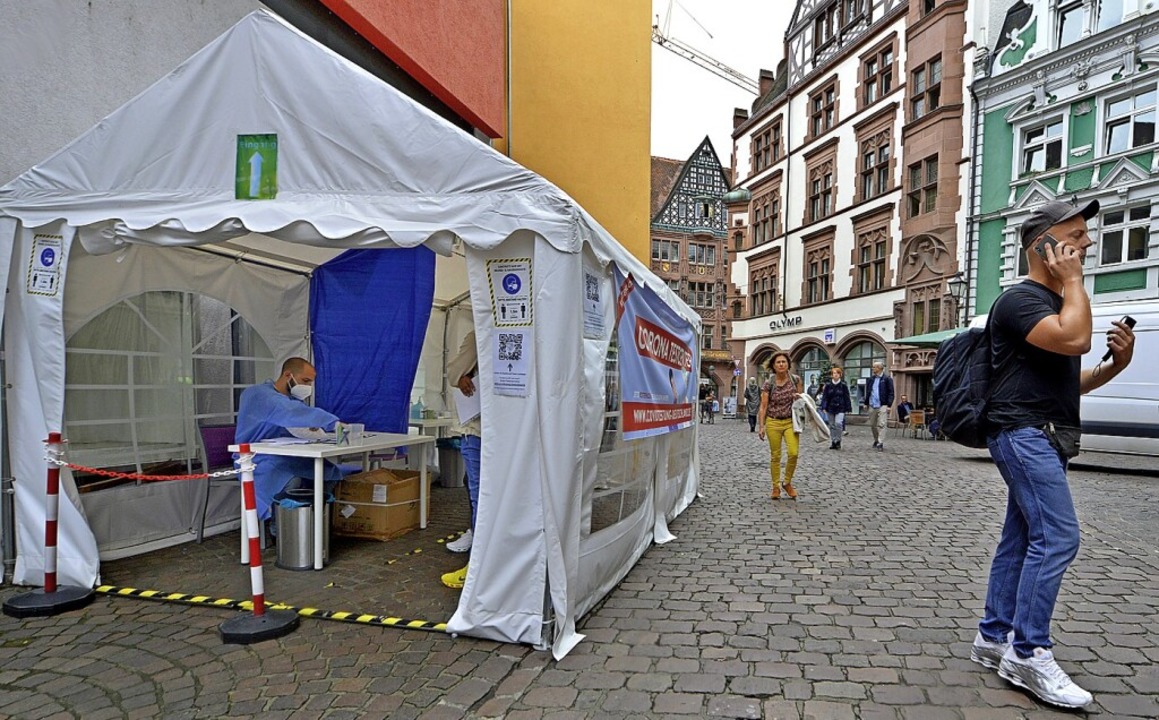 In diesem Zelt wird weiter getestet &#...iele andere sind bereits verschwunden.  | Foto: Michael Bamberger