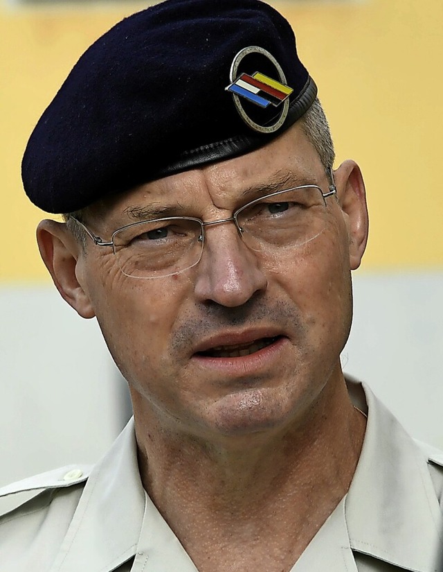 Der neue Brigadegeneral Philippe Lerou... Zeremoniell seit Ausbruch von Corona.  | Foto: Volker Mnch