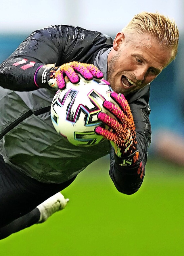 Ballfnger der Extraklasse: Kasper Schmeichel  | Foto: Peter Dejong (dpa)