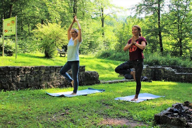 Eine typische Yoga-Pose: der Baum  | Foto: Sophia Kaiser