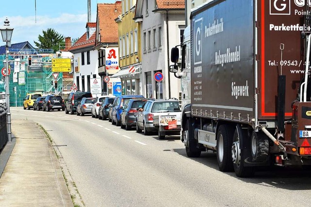Autofahrer, die durch Friesenheim woll...ssen mit lngeren Wartezeiten rechnen.  | Foto: Walter Holtfoth