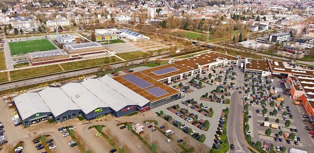 Lidl will ins Fachmarktzentrum (Bildmitte).   | Foto: Lidl