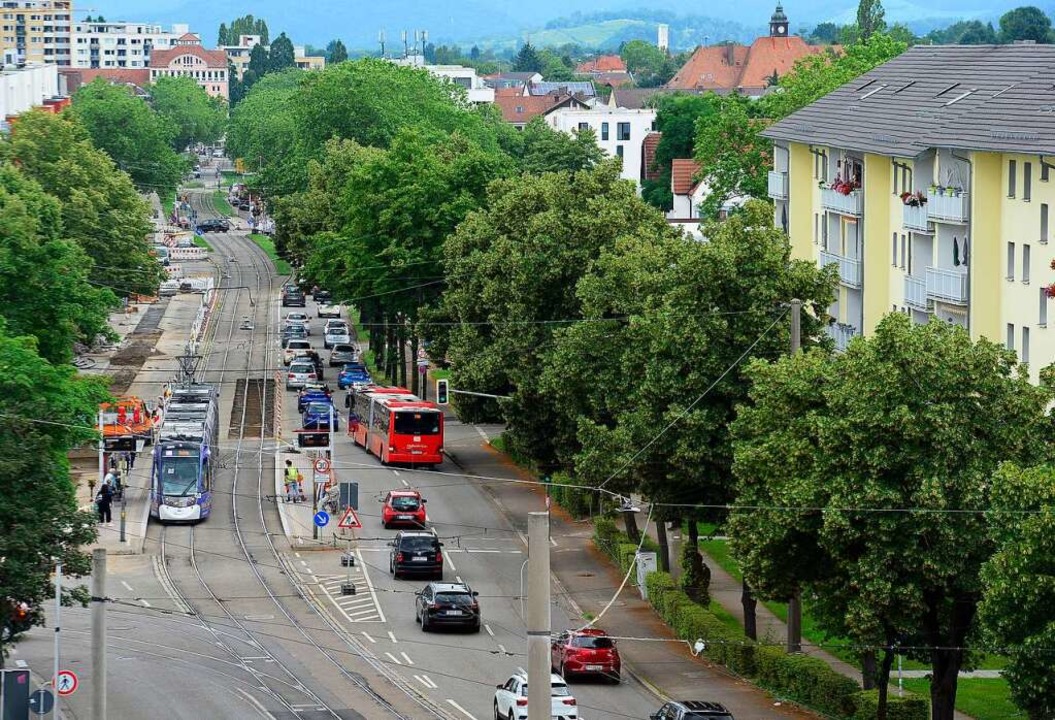 Die wichtigste Ausfallstraße im Norden...Stadt wird in Bälde zur Tempo-30-Zone.  | Foto: Ingo Schneider