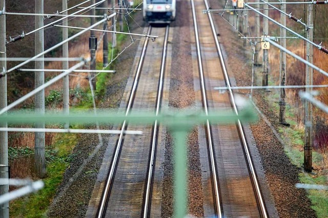 Die Plne zum Ausbau der Rheintalbahn ...) liegen ab Mittwoch zur Einsicht aus.  | Foto: Jens Bttner