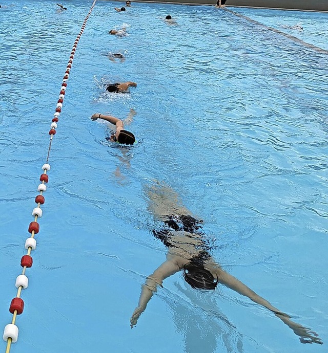 Schwimmtraining im Freibad  | Foto: SSG Weil