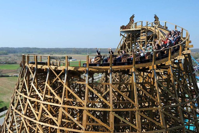 Die Holzachterbahn Wodan ist  bei den Europa-Park-Besuchern sehr beliebt.  | Foto: Patrick Seeger