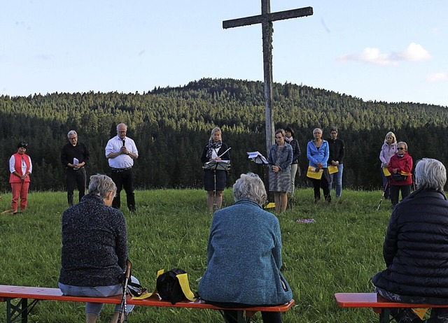 Etwa 70 Menschen feierten den Gottesdi...ld in St. Blasien am Sonntagabend mit.  | Foto: Cornelia Liebwein