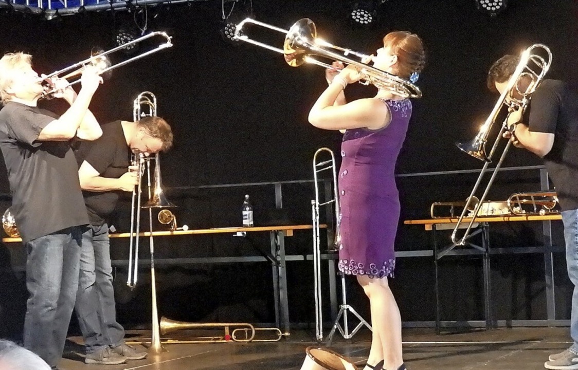 Mit virtuosen Darbietungen begeisterte...inem Konzert auf der Kulturbaustelle.   | Foto: Bianca Flier
