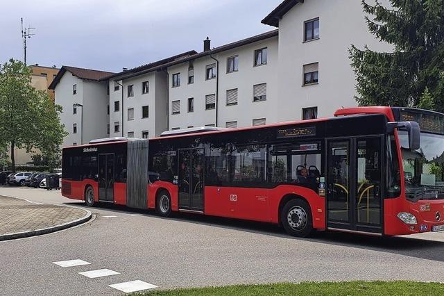 Bus fhrt fter und in eine Richtung