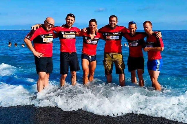 Arben Djokaj, Andreas Meier, Roland Fu...links) am Ziel im Mittelmeer bei Genua  | Foto: Spicker