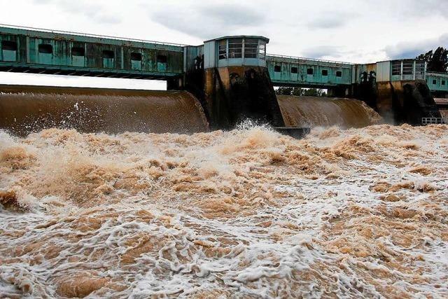 Am Hoch- und Oberrhein droht Hochwasser – Brcke bei Hartheim gesperrt