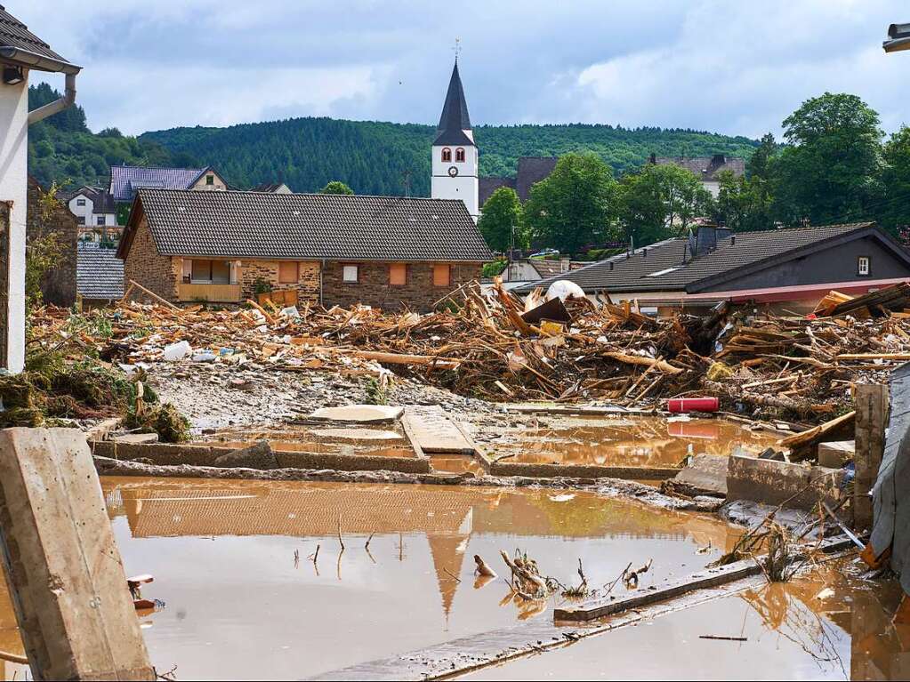 Blick in den Ort im Kreis Ahrweiler am Tag nach dem Unwetter mit Hochwasser. Mindestens sechs Huser wurden durch die Fluten zerstrt.