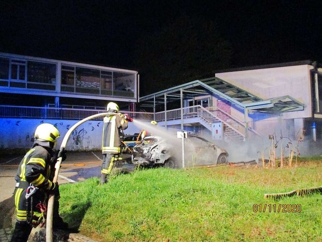 In Riegel musste nachts die Feuerwehr wegen einer Brandstiftung ausrcken.  | Foto: Feuerwehr Riegel