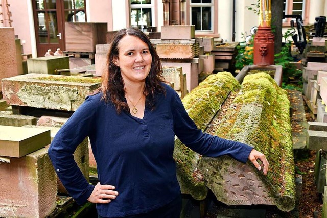 Die neue Mnsterbaumeisterin Anne-Christine Brehm an der Mnsterbauhtte  | Foto: Thomas Kunz