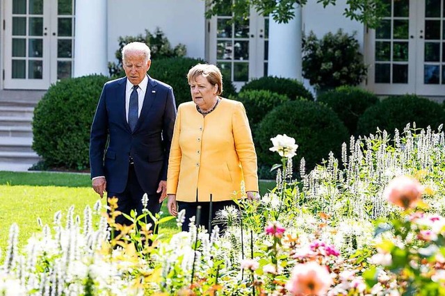 Im Gesprch: Bundeskanzlerin Angela Merkel und US-Prsident Joe Biden.  | Foto: Guido Bergmann (dpa)