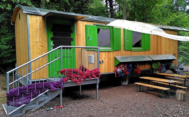 Ein solcher Bauwagen soll dem Naturkindergarten als Basis dienen.  | Foto: Firma Martens