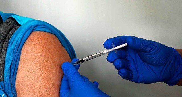 128 Menschen haben sich im Stadtteil Weingarten impfen lassen (Symbolfoto).  | Foto: CHRISTOF STACHE (AFP)