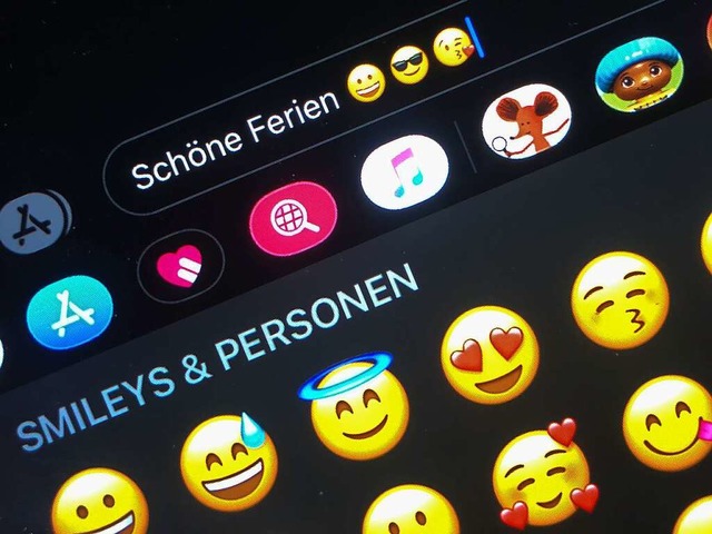 Welche Rolle spielen Emojis in unserem Schreibverhalten?  | Foto: Jrg Carstensen (dpa)