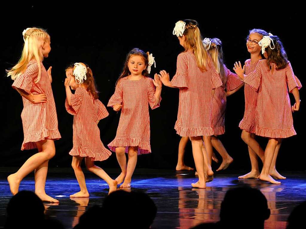 Die Ballettschule Dance Generation Staufen prsentierte im groen Zelt der Kulturbaustelle mit dem Tanztheater 