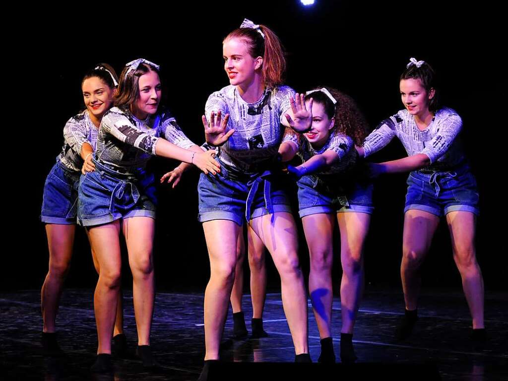 Die Ballettschule Dance Generation Staufen prsentierte im groen Zelt der Kulturbaustelle mit dem Tanztheater 