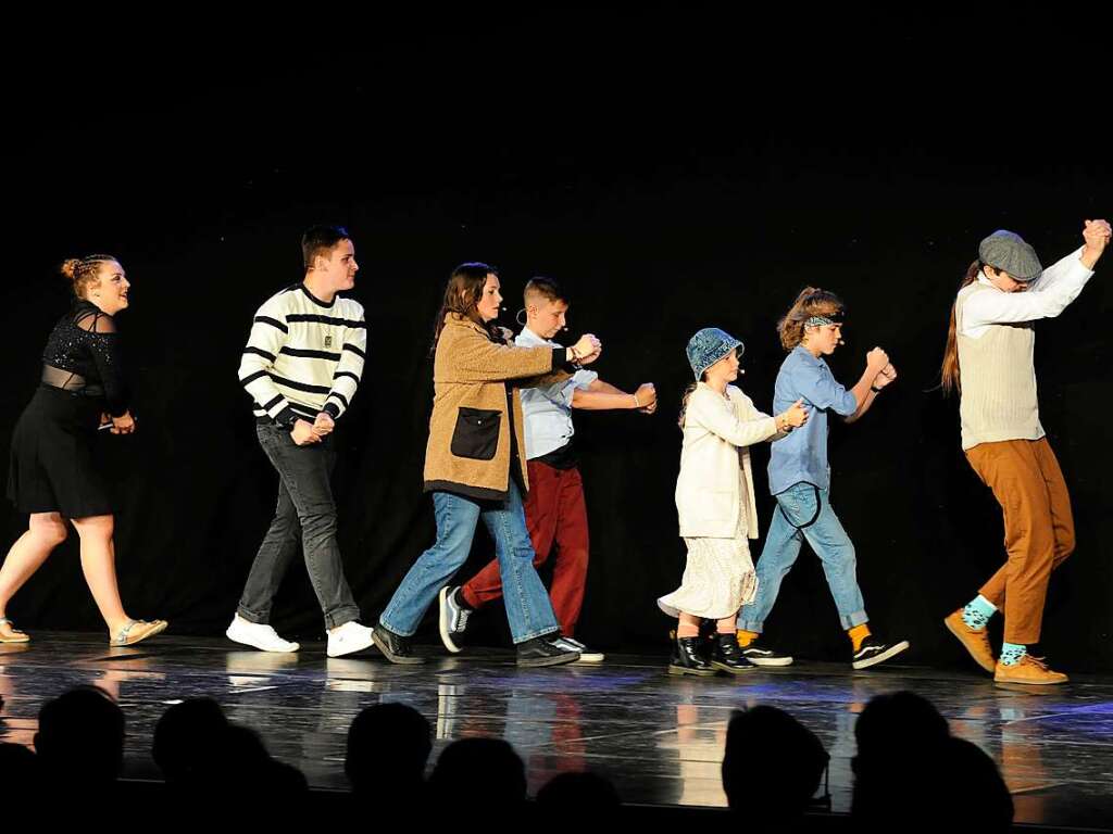 Die Ballettschule Dance Generation Staufen prsentierte im groen Zelt der Kulturbaustelle mit dem Tanztheater 