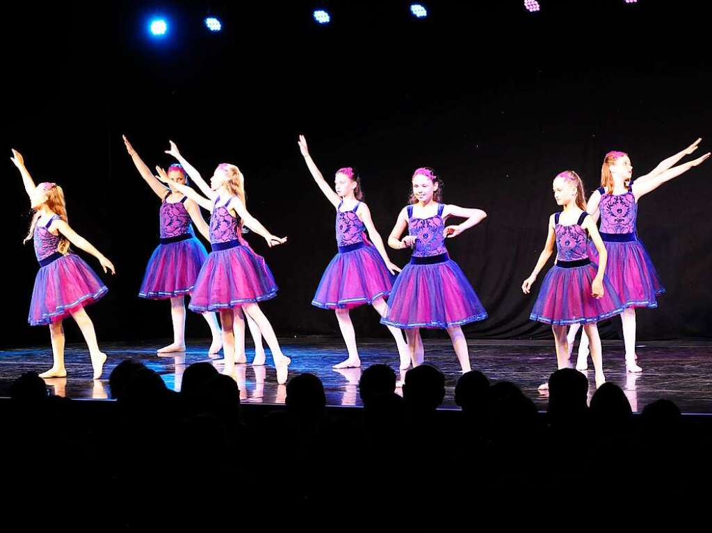 Die Ballettschule Dance Generation Staufen prsentierte im groen Zelt der Kulturbaustelle mit dem Tanztheater 