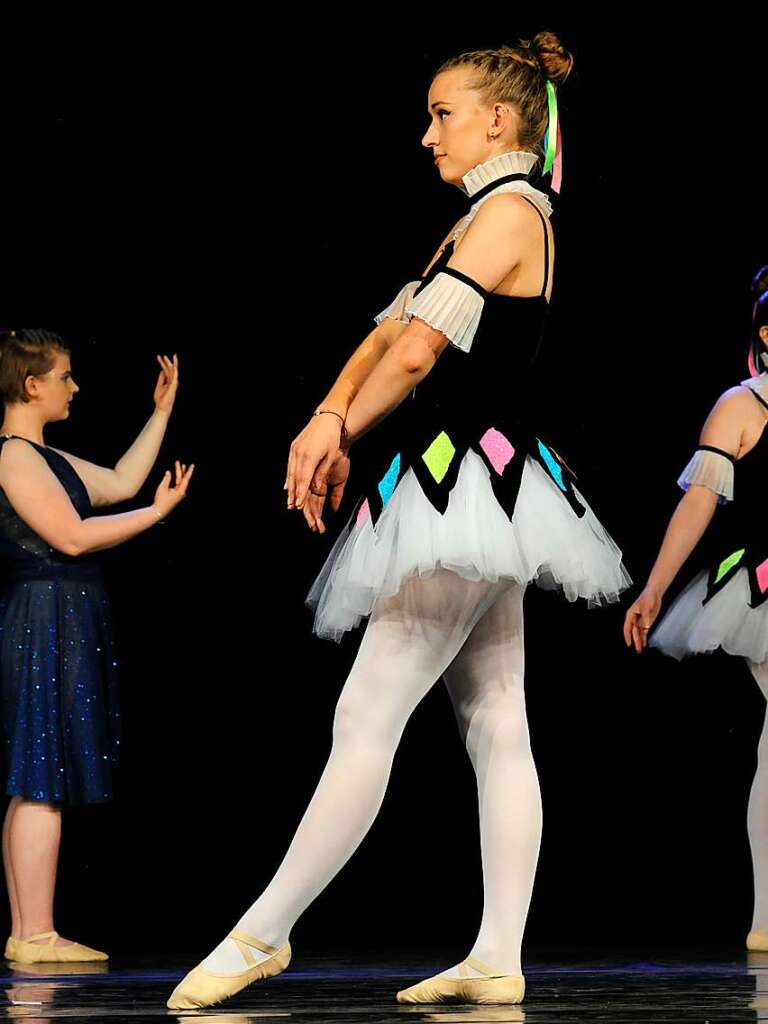 Die Ballettschule Dance Generation Staufen prsentierte im groen Zelt der Kulturbaustelle mit dem Tanztheater 