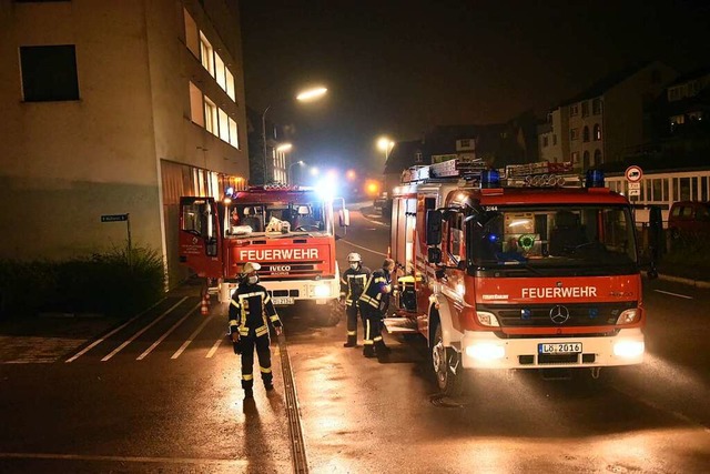 Bis Freitagnacht waren die Lrracher Feuerwehrleute gefordert.  | Foto: Jonas Hirt