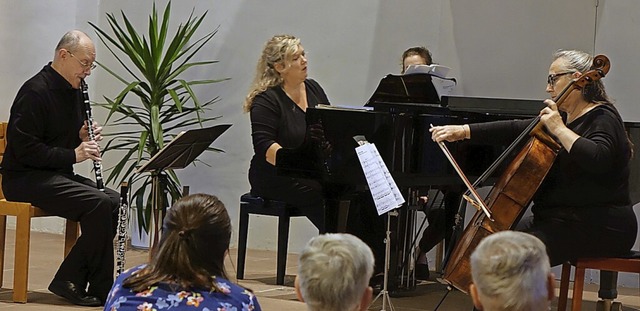 Beim ersten Konzert in diesem Jahr in ...orrea vom Trio Danzn rund 90 Zuhrer.  | Foto: Roswitha Frey
