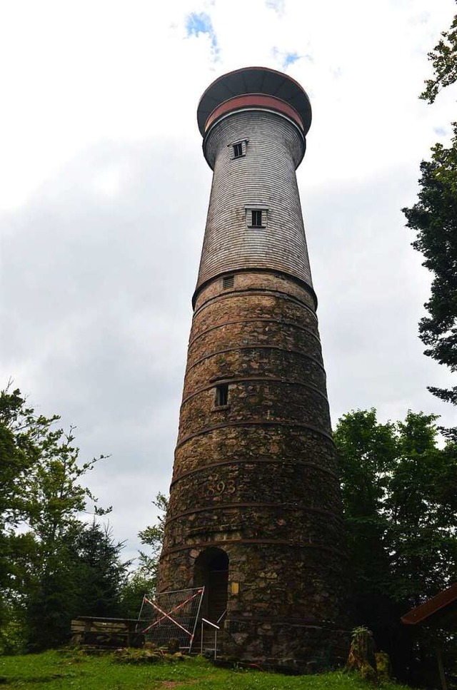 Der Turm auf der Hohen Mhr ist ein beliebtes Ausflugsziel.  | Foto: Edi Steinfelder