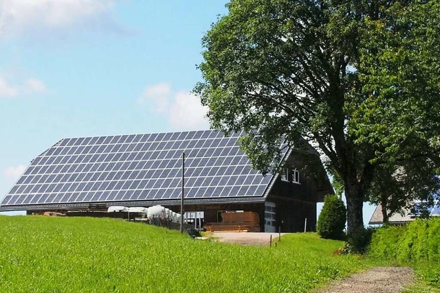 Solaranlagen auf  Dchern, wie hier be... Treibhausgasemissionen zu reduzieren.  | Foto: Markus Donner