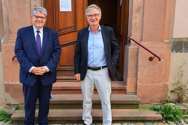 Die Abgeordneten Patrick Hetzel (links...nzsische Zusammenarbeit am Oberrhein.  | Foto: Julius Wilhelm Steckmeister