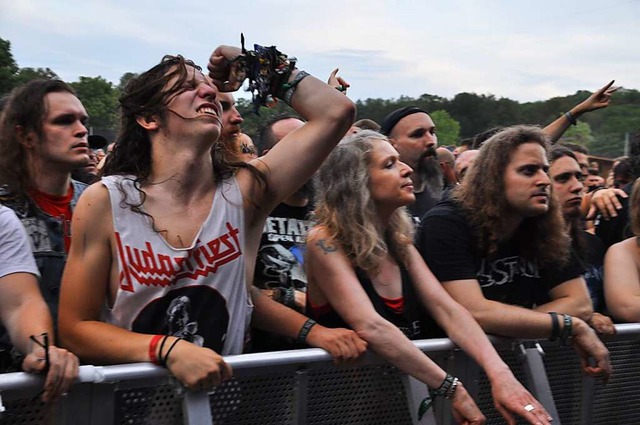 2019 durften die Fans noch ohne Maske ...r werden die Maskenpflicht berwachen.  | Foto: Nicolai Kapitz