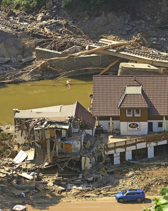 Hoffnung auf Überlebende schwindet - Panorama - Badische ...