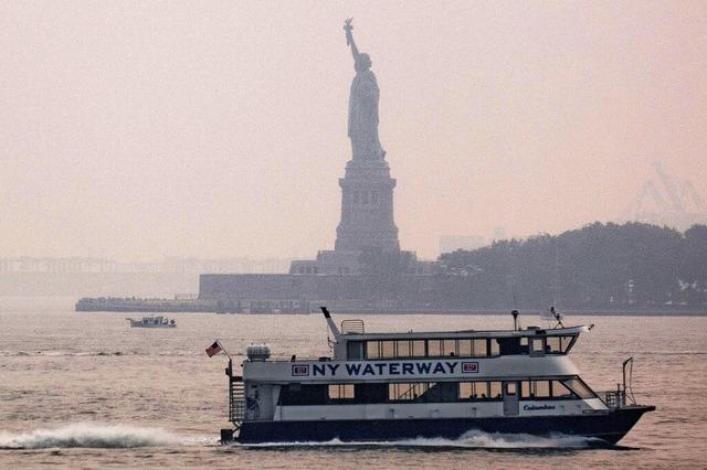 Lady Liberty in der Rauchwolke