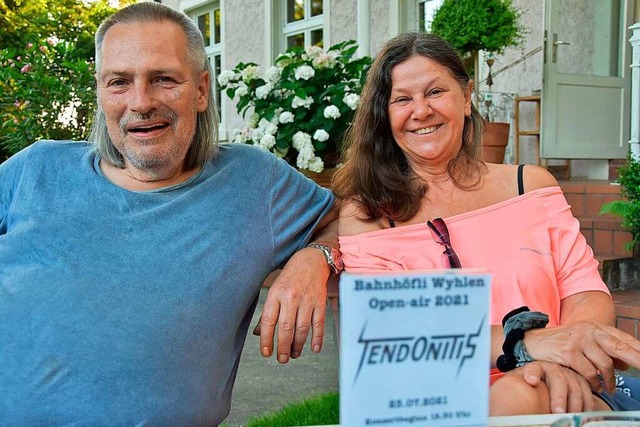 Bahnhfle-Chef Norbert Schneck und Pa... sich auf die Konzerte  im Biergarten.  | Foto: Heinz und Monika Vollmar